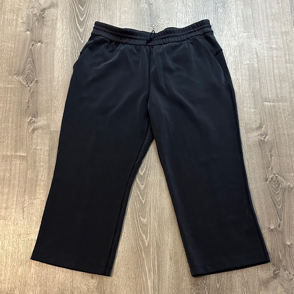 Lululemon Sz 14 Softstreme High Rise Straight Leg Pull On Cropped Black Pants - Picture 6 of 16